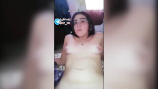 فتاة مراهقة عذراء تشعر بالخوف من تجربة الجنس لأول مرة في فيديو لاتيني