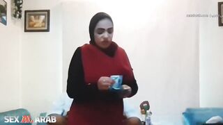 الطالبة الخليجية المضطرة .. تبيع جسدها مقابل المال لرجل أعمال 2