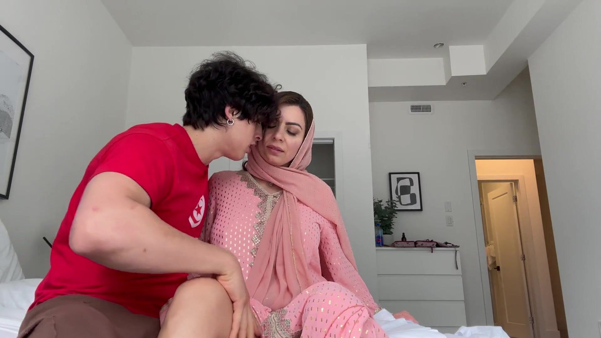 عراقية مثيرة الينا و وحش تونسي يوسف